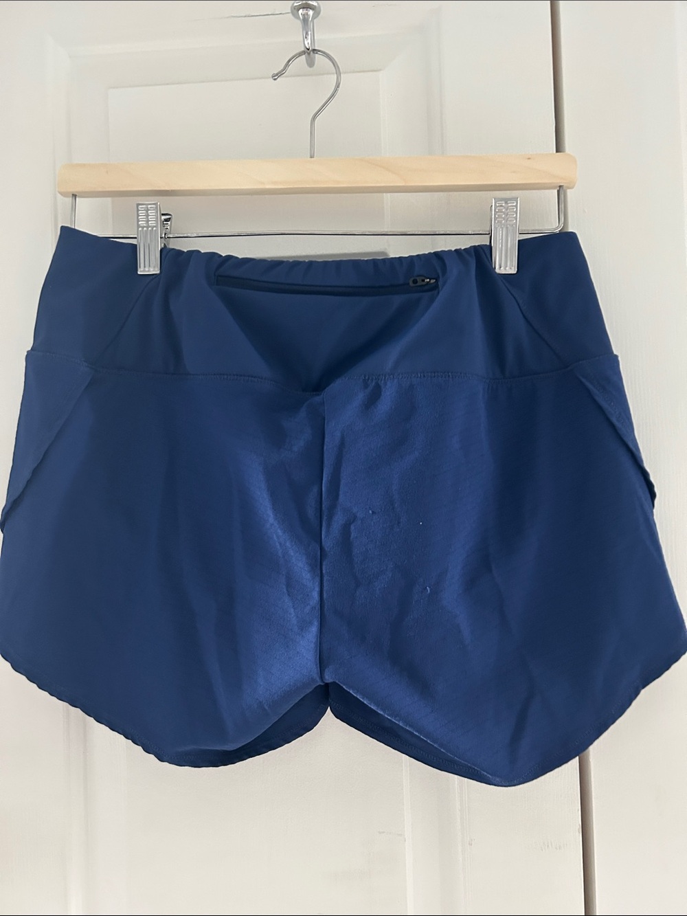 Oiselle Roga shorts - Picture 2 of 2